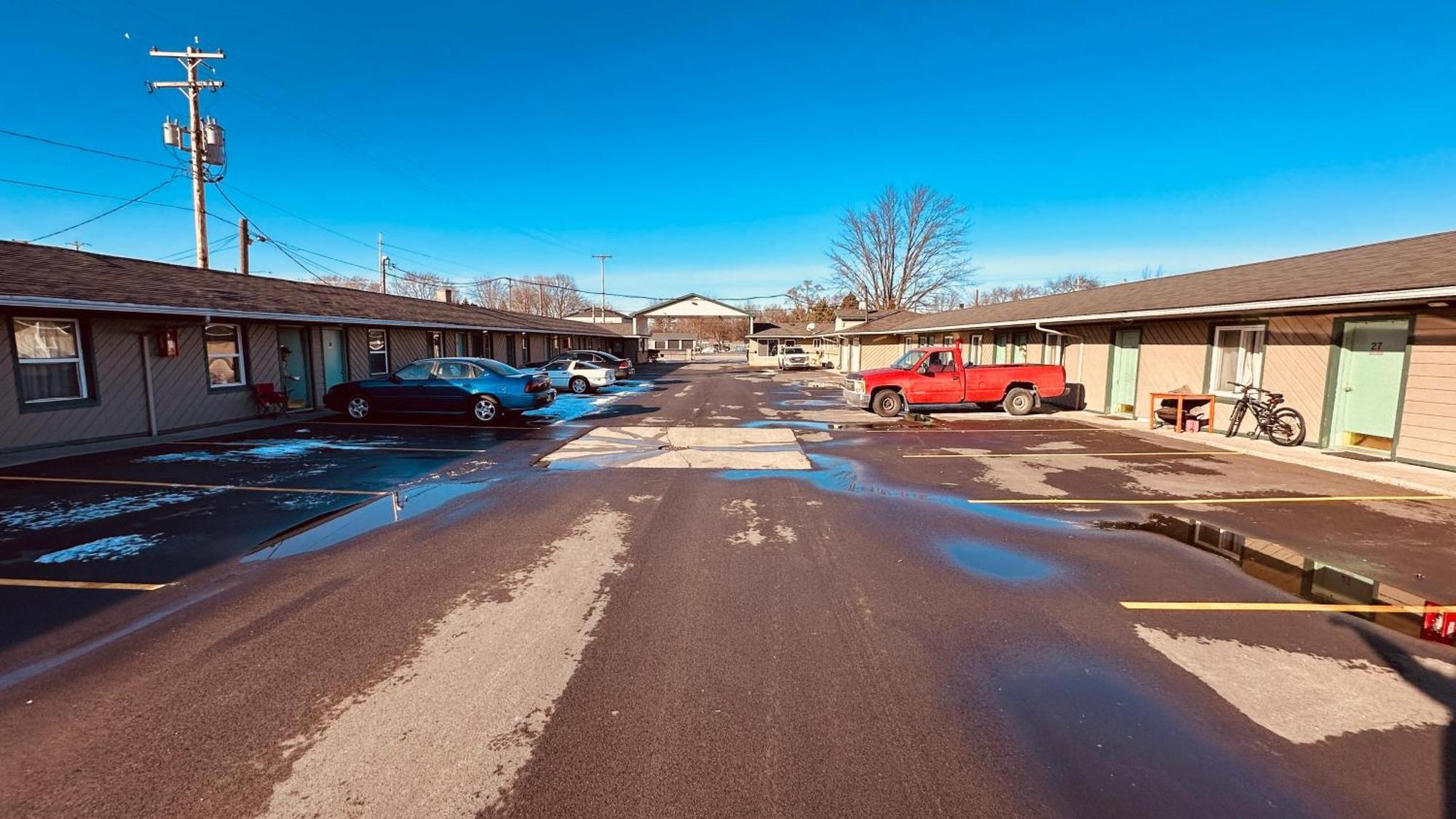 Currys Motel By Oyo Saginaw Mi Exterior photo